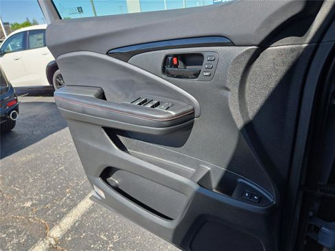 Used 2024 Honda Passport Black Edition image 17