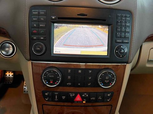 Used 2011 Mercedes-Benz ML 63 AMG 4MATIC image 37