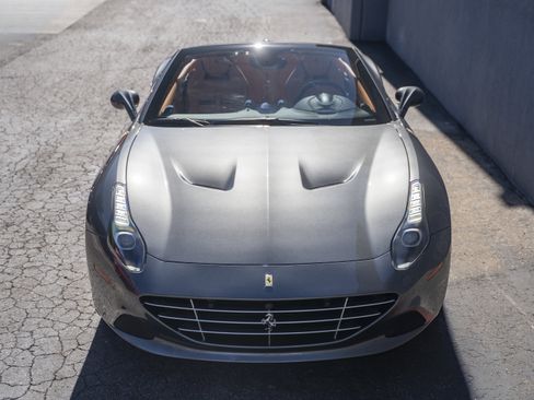 Certified 2015 Ferrari California T image 9