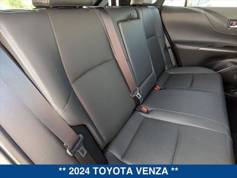 Used 2024 Toyota Venza Limited image 22