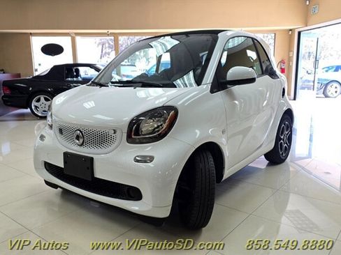 Used 2018 smart fortwo electric drive RWD image 3