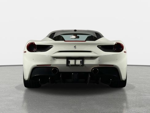 Used 2019 Ferrari 488 GTB RWD image 8