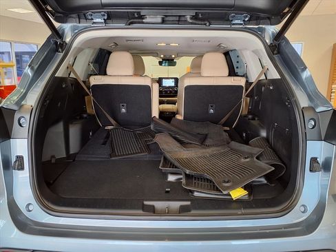 Used 2022 Toyota Highlander XLE image 17