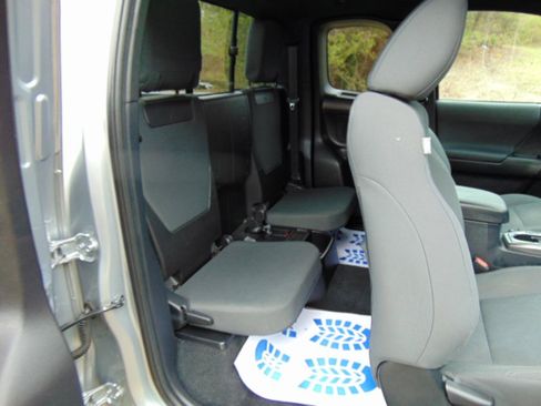 Used 2019 Toyota Tacoma TRD Off-Road image 18