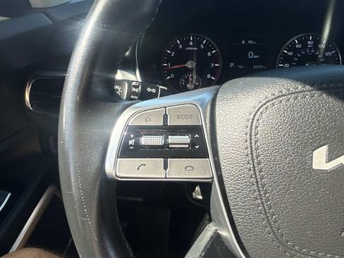 Used 2022 Kia Telluride LX image 30