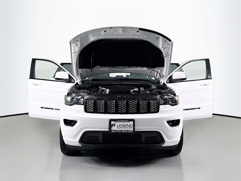 Used 2022 Jeep Grand Cherokee Laredo X image 21