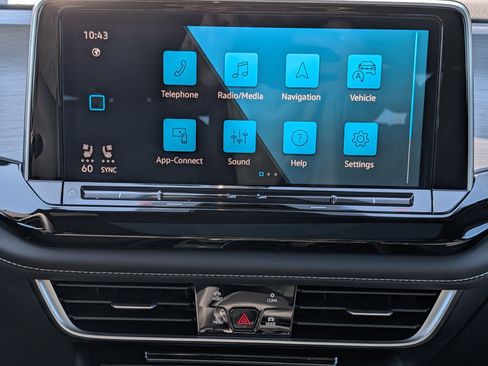 New 2026 Volkswagen Atlas Cross Sport SE AWD/4WD image 10