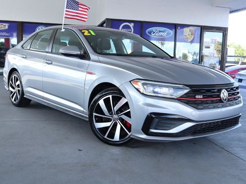 Used 2021 Volkswagen Jetta GLI FWD image 3
