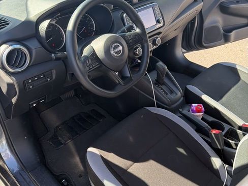 Used 2025 Nissan Versa S w/ Trunk Package image 10