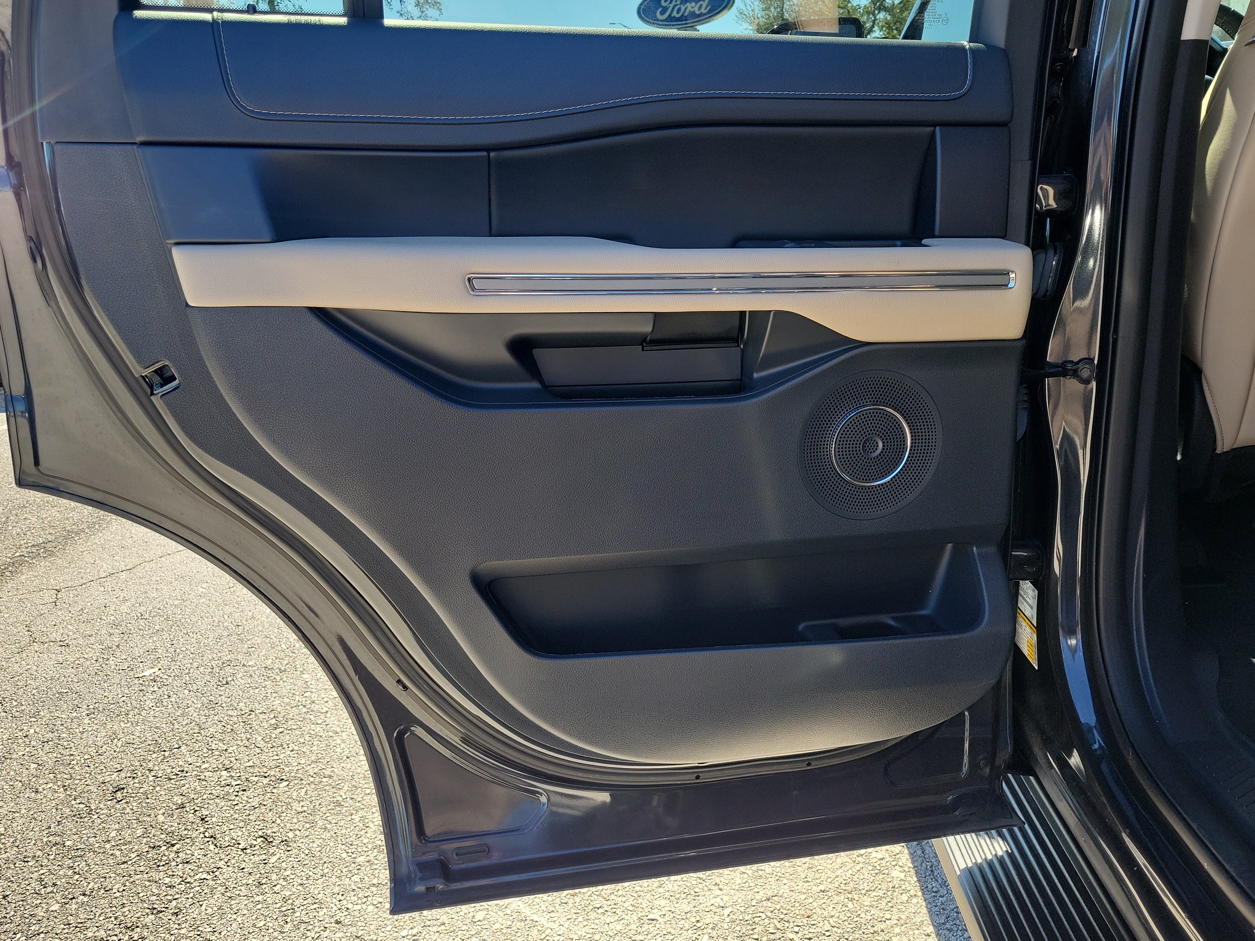 Certified 2024 Ford Expedition XLT RWD image 11