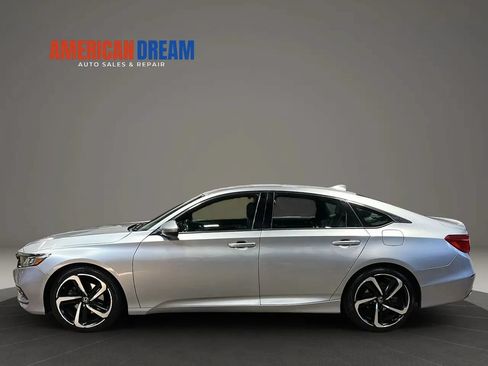 Used 2018 Honda Accord Sport image 2