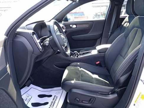 Used 2024 Volvo C40 P8 Recharge Plus image 22