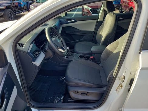 Certified 2023 Volkswagen Taos SE w/ Black Wheel Package FWD image 17