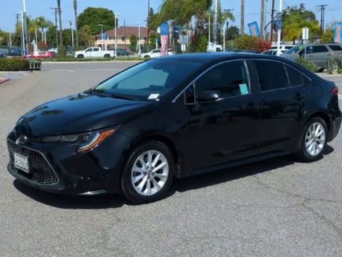 Used 2020 Toyota Corolla XLE image 4