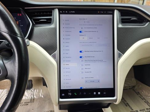 Used 2018 Tesla Model S 100D image 45