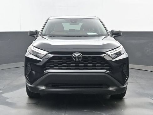 Used 2025 Toyota RAV4 LE AWD/4WD image 19