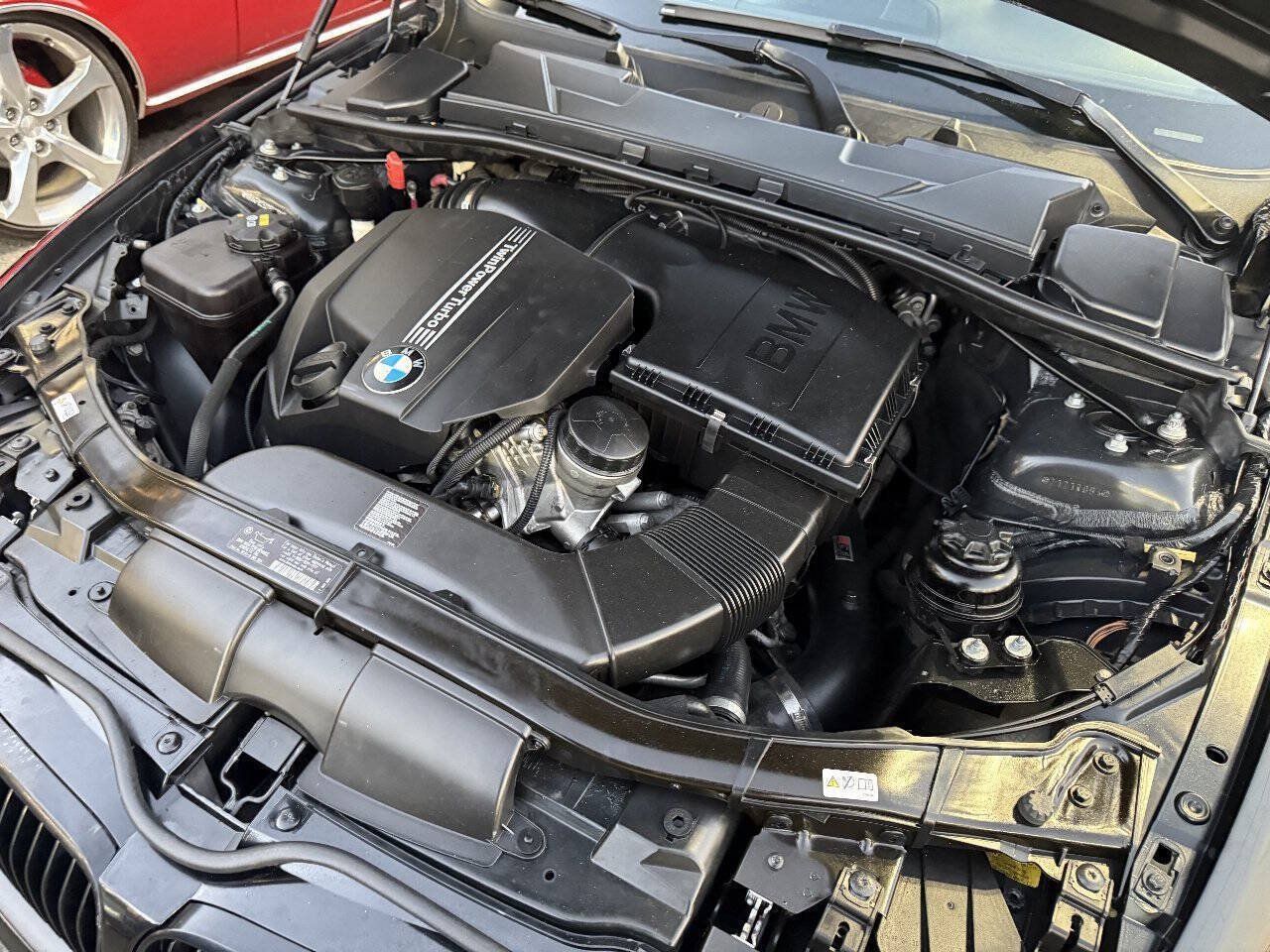 Used 2013 BMW 335i xDrive Coupe AWD/4WD image 21