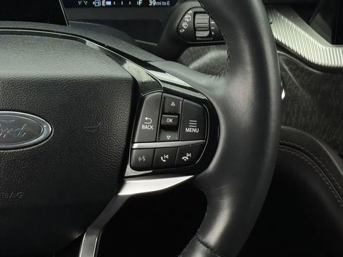 Used 2025 Ford Explorer Platinum w/ LUX Leather Package AWD/4WD image 16
