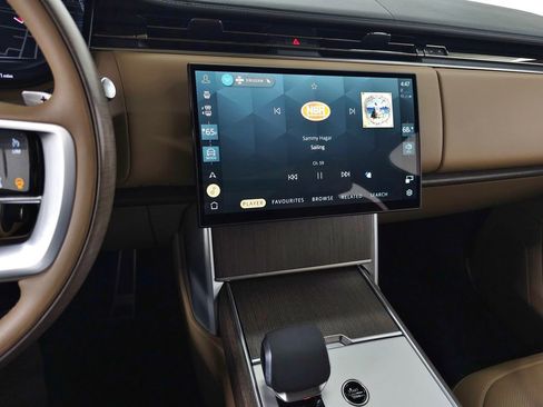 Certified 2025 Land Rover Range Rover SE AWD/4WD image 28