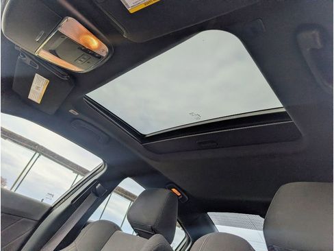 Used 2022 Dodge Charger R/T w/ Blacktop Package image 16