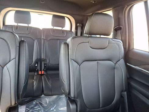 New 2026 Jeep Grand Cherokee L Limited AWD/4WD image 15