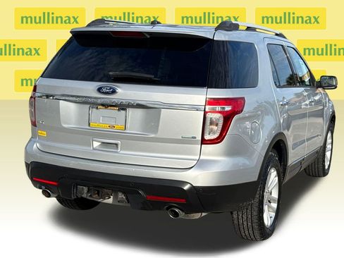 Used 2014 Ford Explorer XLT w/ Equipment Group 202A image 2