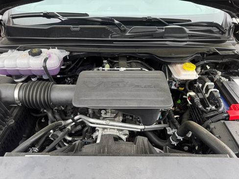 Used 2025 RAM 1500 Big Horn AWD/4WD image 36