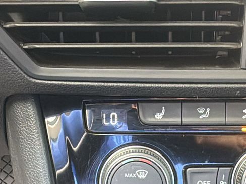 Used 2024 Volkswagen Jetta SE w/ Panoramic Sunroof Package image 18