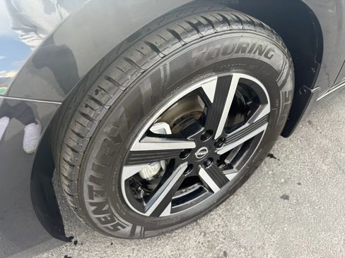 Used 2024 Nissan Sentra SV FWD image 29