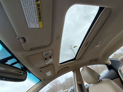 Used 2013 Hyundai Elantra Limited w/ Technology Pkg image 19