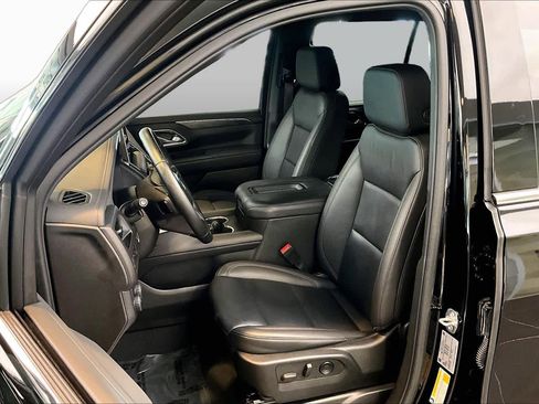 Used 2024 Chevrolet Tahoe LT RWD image 8