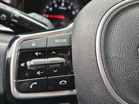 Used 2022 Kia Sorento S w/ Panoramic Sunroof Package image 13