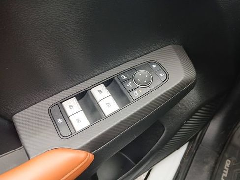 Used 2022 Mitsubishi Outlander SEL AWD/4WD image 35