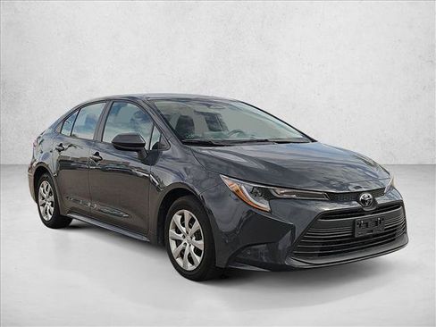 Used 2025 Toyota Corolla LE FWD image 3