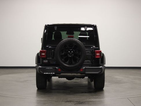 Used 2025 Jeep Wrangler Unlimited Sahara w/ Safety Group AWD/4WD image 7