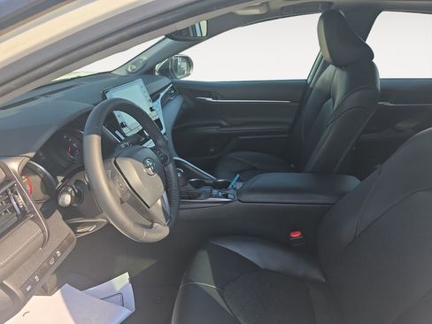 Used 2021 Toyota Camry XSE FWD image 9