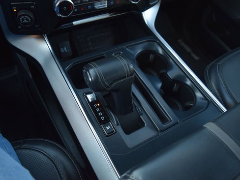 Certified 2022 Ford F150 Platinum w/ Equipment Group 701A High image 18