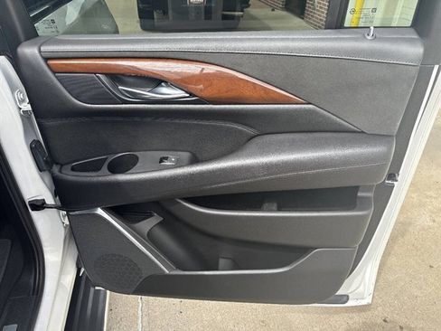 Used 2019 Cadillac Escalade ESV Luxury image 19