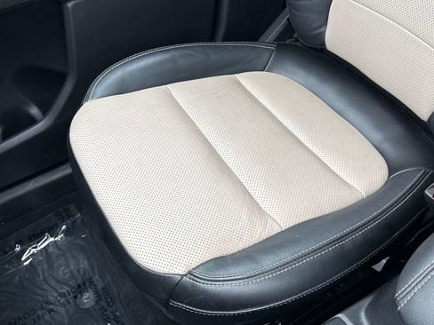 Certified 2021 Ford Escape Titanium w/ Titanium Elite Package image 24