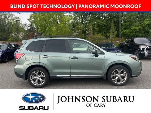 Used 2017 Subaru Forester 2.5i Touring AWD/4WD image 3