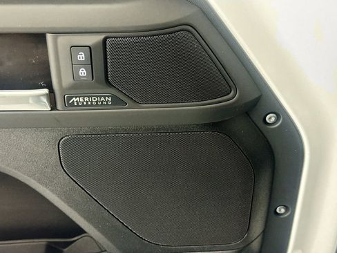 New 2026 Land Rover Defender 130 X-Dynamic SE AWD/4WD image 17