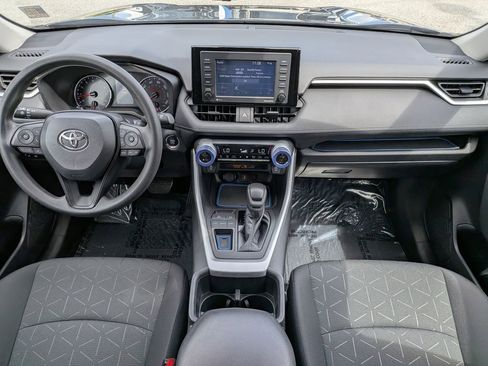 Used 2022 Toyota RAV4 XLE w/ Convenience Package FWD image 14