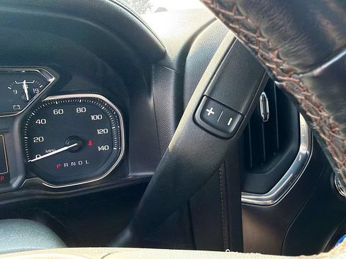 Used 2021 GMC Sierra 1500 AT4 w/ AT4 Preferred Package AWD/4WD image 17