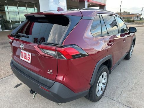 Used 2019 Toyota RAV4 LE AWD/4WD image 7