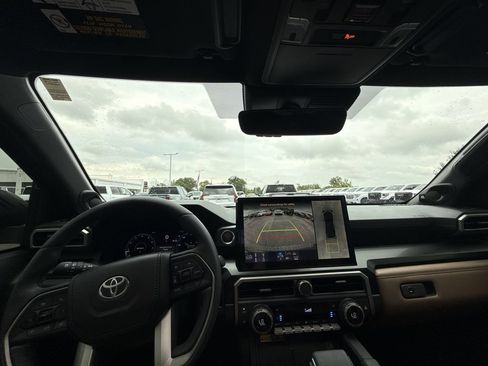 Used 2026 Toyota 4Runner Limited AWD/4WD image 27