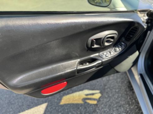 Used 2002 Chevrolet Corvette Z06 w/ Memory Pkg image 11