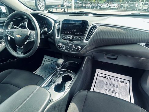 Used 2021 Chevrolet Malibu LT image 15