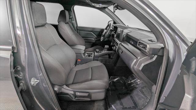 Used 2025 Toyota 4Runner SR5 AWD/4WD image 23