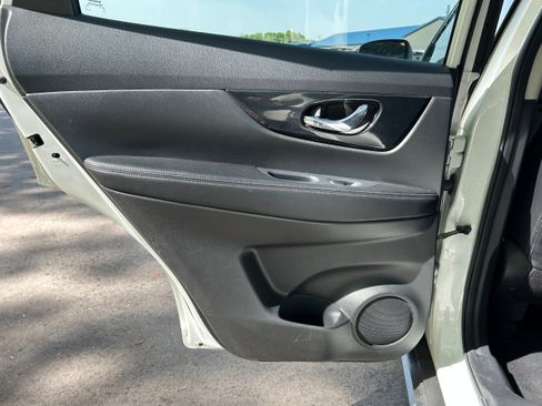 Used 2020 Nissan Rogue SL AWD/4WD image 18