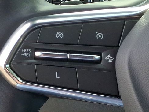 Used 2025 Chevrolet Equinox LT AWD/4WD image 21